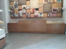 Al Naboodah Wooden Plinth